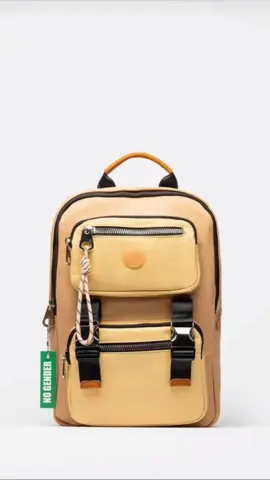 Lindas mochilas marca Prune, súper amplias con varios compartimientos en dos colores disponibles en beige y negro... #mochilas #bolsos #bags #tendencia #moda #compraonline #rubyanaboutique #trujilloperu 