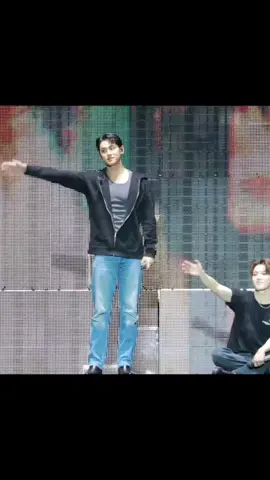 uri aegi dino carried by mingyu 🥹🤏🏻 #dino #mingyu #seventeen 