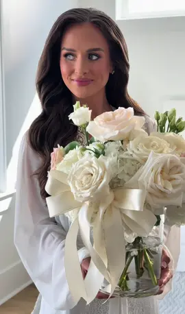 When the GLAM is GLAMMING 👏💄✨💍🤍 Hair & Makeup @Kimber Smith  #weddingcontent #weddingfavors #alabamaweddings #contentcreator #fyp #viralvideo #weddingmakeup 