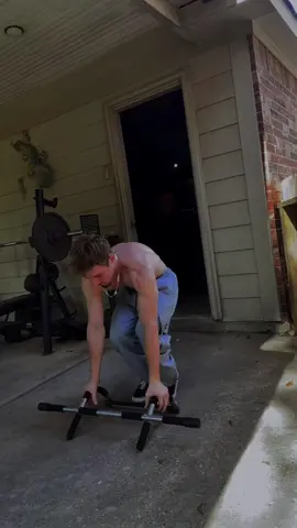 Start working out at home with this  multi-use pull up bar>>💪 Simply put it on your doorframe Or on the floor as a pushup bar. - #GymTok #gymmotivation #weightlifting #fyp #Fitness #calasthenics #pullups #pullupchallenge #pushups #fupシ #successmindset 