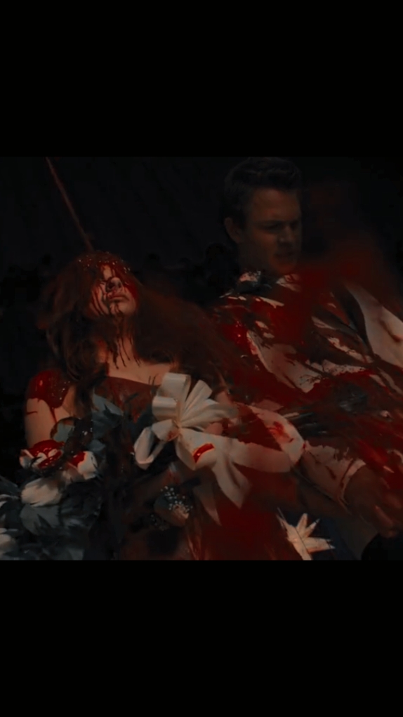 CARRIE, A ESTRANHA #carrie #terror #fy #fyp #halloween #foryou #totaleclipseoftheheart 
