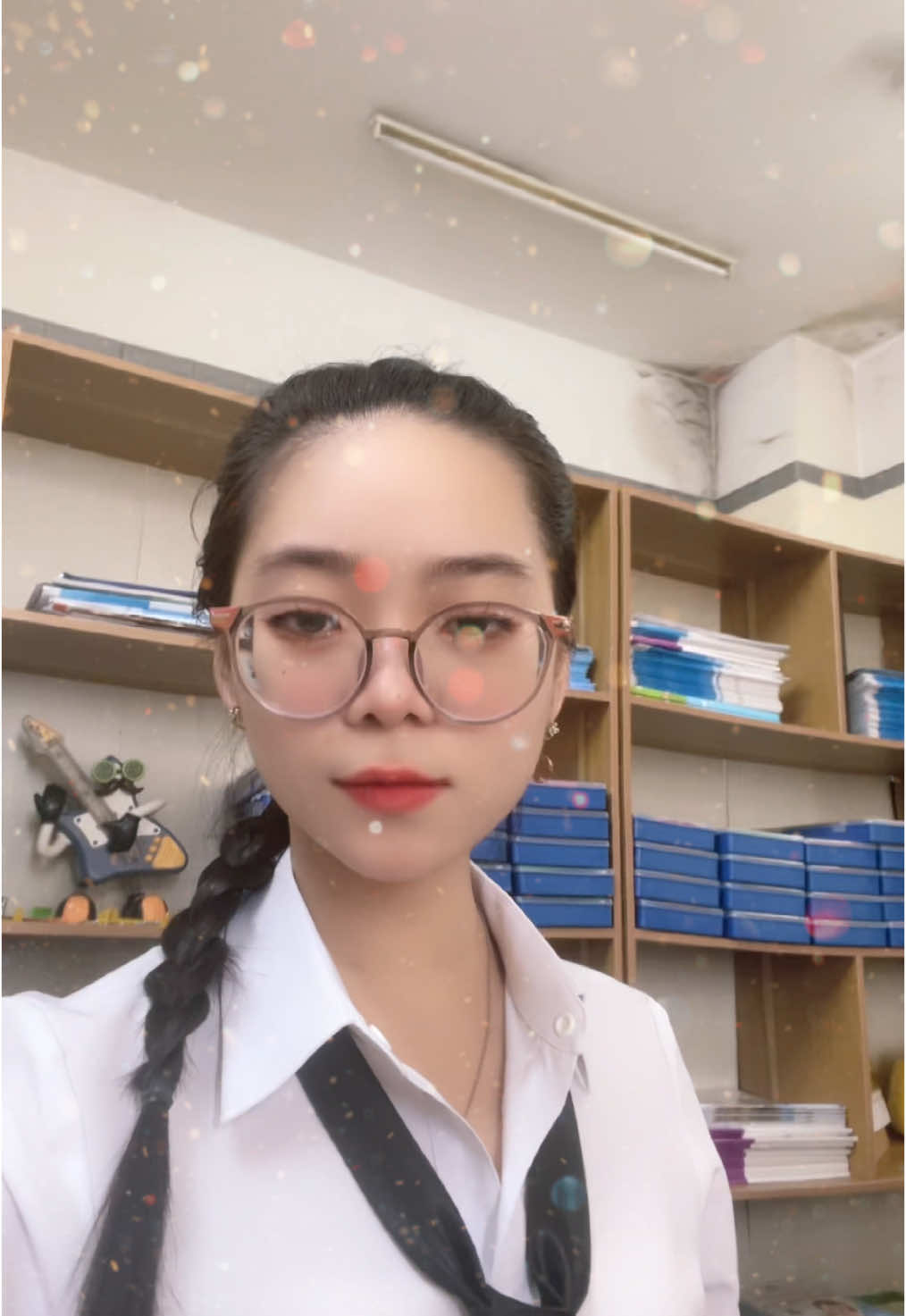 Lại là series quay tiktok ở văn phòng :)  #lenxuhuong #viral #trending #gaixinhtiktok #votrinhungvui 