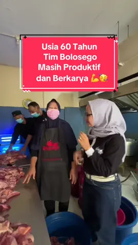 Tak ajakin ke dapur Bolosego   yang ada di Bantul yok Bolo.  Buat yang belum tau, dapur Bolosego itu terbagi jadi dua, nah ini dapur yang satunya.  Selalu happy kalau liat main ke sini, karena banyak ibu-ibu dan bapak-bapak secara usia sudah lanjut usia tapi…masih terus berkarya dan produktif 🫶🏻  #bolosego #ownerlife #ownerbolosego 