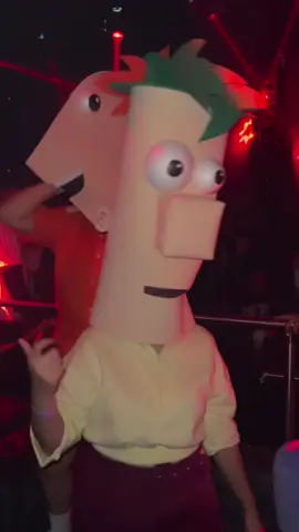 No sé porque no ligué🤷🏻‍♀️ #halloween #disfraz #disfrazhalloween #funnycostumes #phineasandferb #phineasyferb 