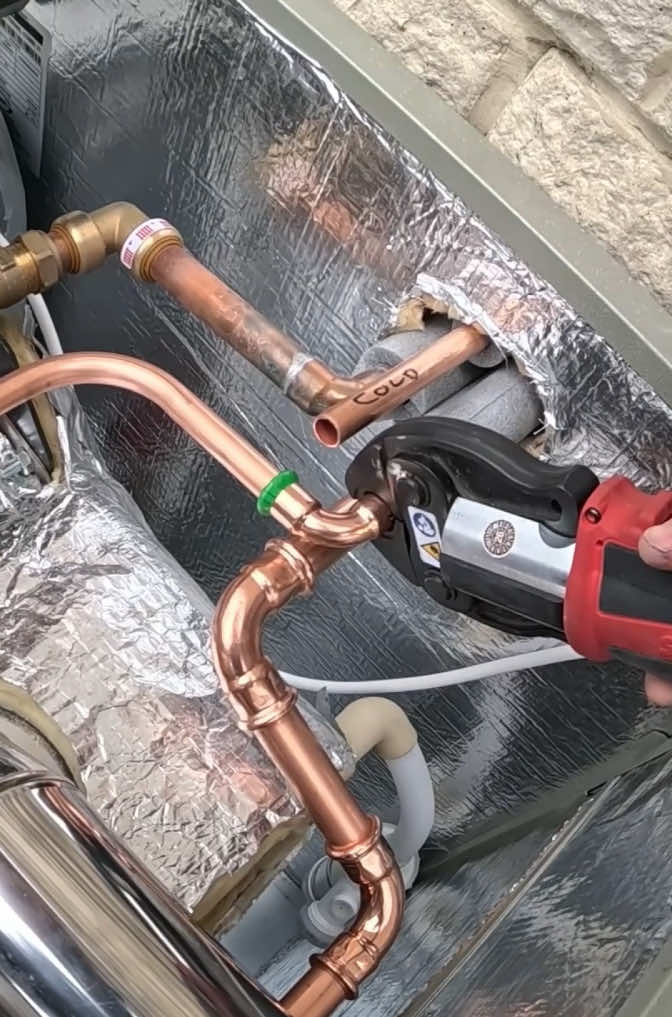 Sometimes its just easier to press! #asmr #asmrsounds #learn #foryou #mmplumber #viral #plumbing #toolbag #pipes #tools #cleancopper #plumbertools #pressfit #soldering #copper #handtools #work #DIY #howto #plumber 