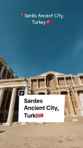 Wajib banget mampir ke Sardes kalau lagi di Turki!🇹🇷 Kota kuno ini dulunya pusat kerajaan Lydia, lengkap dengan kuil megah Artemis dan mosaik bersejarah. Bahkan, Sardes dikenal sebagai tempat lahirnya uang koin pertama di dunia! Destinasi ini nggak cuma indah, tapi juga bikin kamu merasakan sejarah yang hidup. Yuk, masukkan Sardes ke bucket list kamu!  #myhalalvacation #MustVisitTurkey #SardesAncientCity #FYPシ #halaltour #halaltrip #opentrip #turkey #travelling #PlacesToVisit #LiburanHalal #opentour 