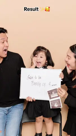 Soon to be family of 4 🥰♥️✨  📸@Yunico Studio ☺️#thankfulandgrateful #CapCut #pregnancyjourney #selfphotostudio #soontobefamilyof4 #babyno2 #pregnancyannouncement #fypシ 
