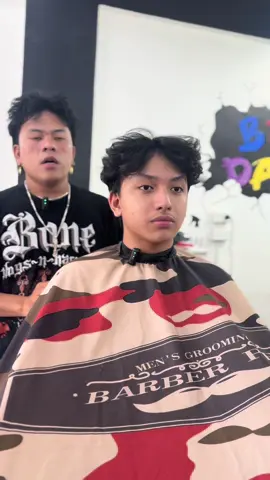 barber consultation part16  lowtaper textured fringe wavy hair #newtrendhaircut #modernhaircut #haircut #fypviral #2024hairtrends #2024hairstyles #ruts #barber #freestylehaircut #barbershop #asianhair #texturedfringe #lowtaperfade #lowtaper 