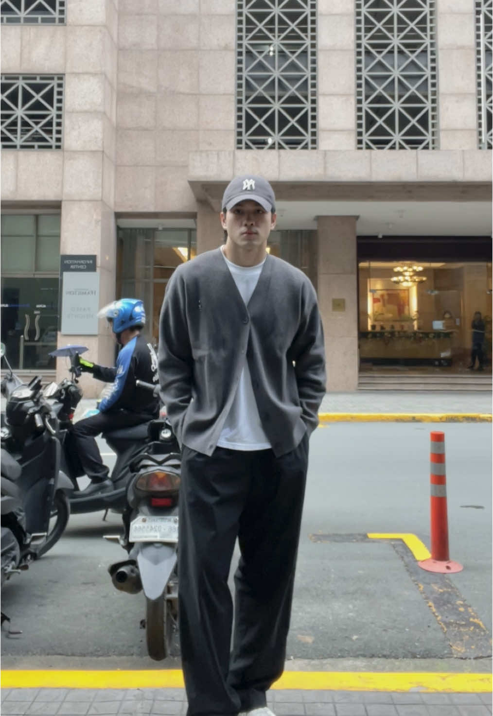 Softboy fit 🤌🏼 @Giordano Philippines #GiordanoPH #GiordanoClassics #style #outfit #fashiontiktok #mensfashion #mensfashion #fitcheck #fyp 