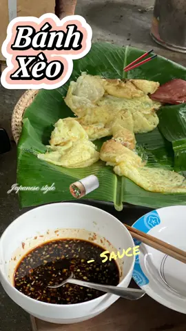 Ngày mưa gió, bắt xe về nhà ăn món yêu thích mà mẹ làm. Với cái tiết trời se lạnh bắt đầu vào đông của miền Trung, pha một tô nước tương, ngồi bên bếp lửa than đỏ rực, đổ những lá bánh xèo thơm lừng nóng hổi vừa thổi vừa ăn thì còn gì sướng hơn nữa 🤤 #fyp #chill #Vlog #phuyen #trip 