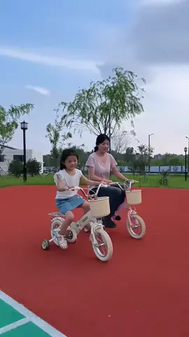 Xe đạp gấp gọn phù hợp cho cả bé trai và bé gái#xedap #xedapgapgonthongminh #xedapchobe 