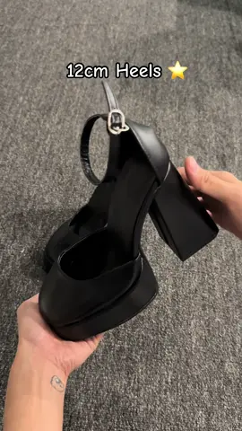 ស្រឡាញ់តែខ្ពស់ ☺️ #fyp #foryoupage #taobaoorderkh #bestseller #onlineshopping #trending #trendingtiktok #bestquality #cambodia #SmallBusiness #footwear #taobaohaul #outfitideas #shoestyle 