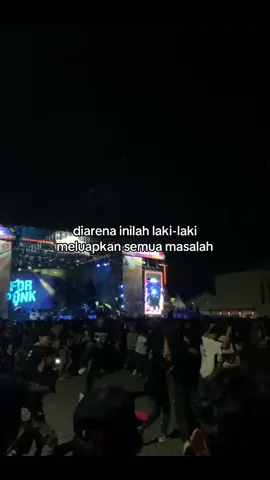 #rebellionrose #arena #moshing #konsermusik #punk 