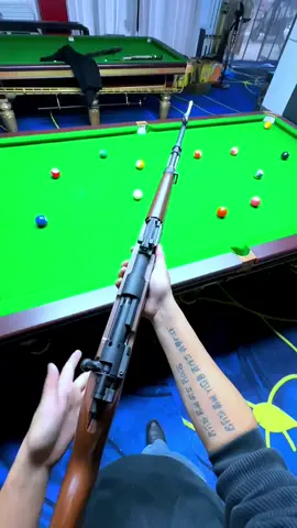 Who needs this pool cue?