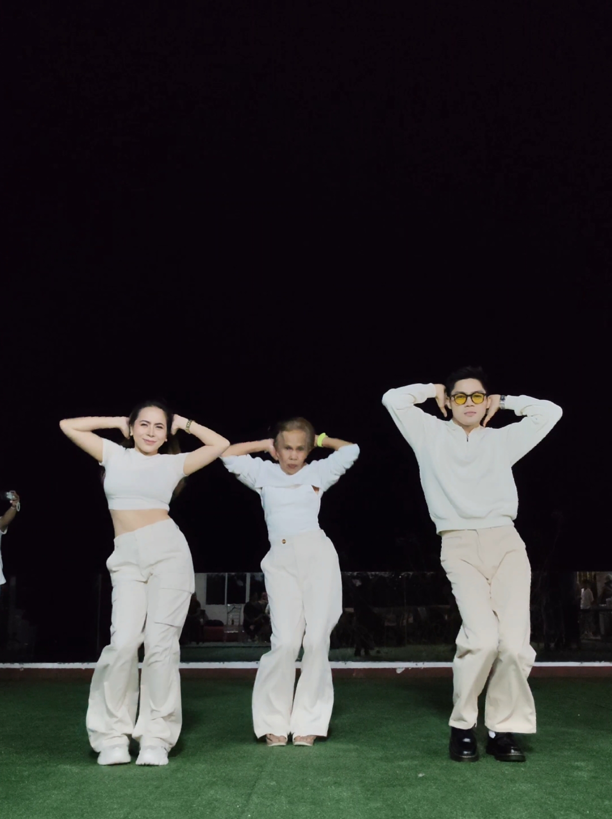 Solid Mashup! sarap sayawin cute pa ni mamsh @doraydatiktokers , ano fav mo sa mga dance trend na to? #kimshymoves #Fyp #qmt👑💛 