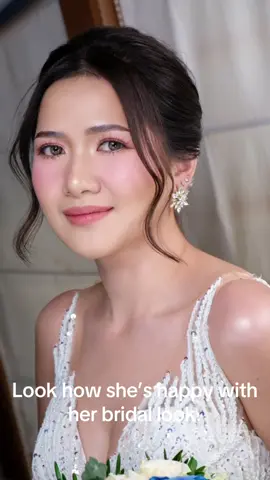 Let me share this heart-melting moment with my appreciative bride.👰‍♀️✨ Makeup by GerArt Hair by @RaquelPagente  📥For bookings and inquiries message me  📍 https://www.instagram.com/makeup_by_gerart29?igsh=MTFjaGpza2d4YXFucQ%3D%3D&utm_source=qr 📍https://www.facebook.com/Geraldtiozon29?mibextid=JRoKGi #makeupbygerald #cavitemakeupartist #makeupartistsinthephilippines 