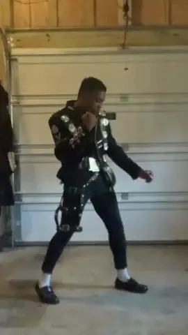 Do you wanna be starting something 👀 : :#michaeljackson #michaeljacksonfan#mjimpersonator #mjtribute#mjdancer#mjj#dancer#kingofpop#moonwalk#fyp#motivation#lasvegas