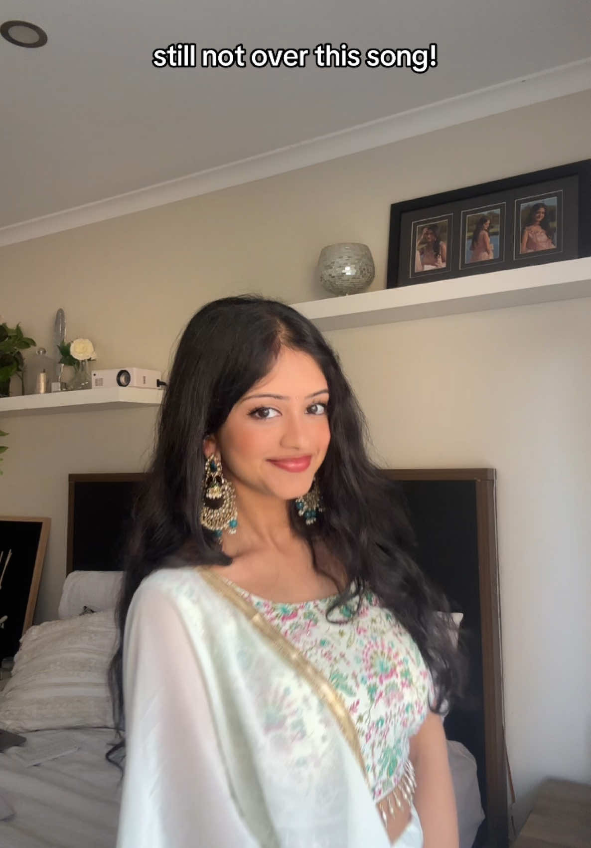 Obsessed with this song ❤️#chuttamalle #pathavaikum #tamiltelugu #mix #tamilsong #devara #trending #tiktok #browngirl #lehenga #desitok #browntok #indian #ntr #janhavikapoor #bollywood #fyp #foryou 