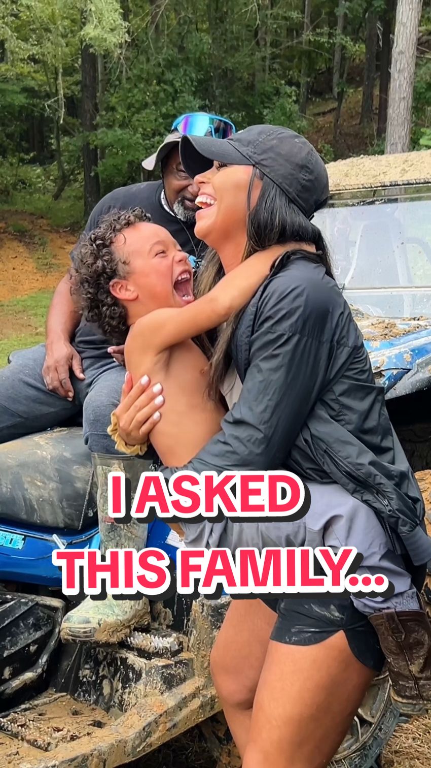 My goodness, how precious is this family?!🥹  I love how everyone wanted to jump in the photos as well! 🌲 You will never know until until you ask....I believe in you! #explore #foru #photography #videoedit #chasematthew #family  #photoshoot #explorepage 