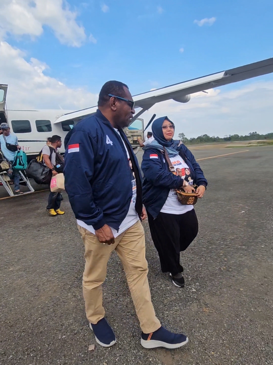 Penyambutan Calon Bupati dan Wakil Bupati Kabupaten Merauke di Pulau Kimaam 𝐘𝐎𝐒𝐅𝐀𝐍 𝙎𝙚𝙟𝙖𝙝𝙩𝙚𝙧𝙖 𝙐𝙣𝙩𝙪𝙠 𝙎𝙚𝙢𝙪𝙖 #merauke_papua #papuaselatan 