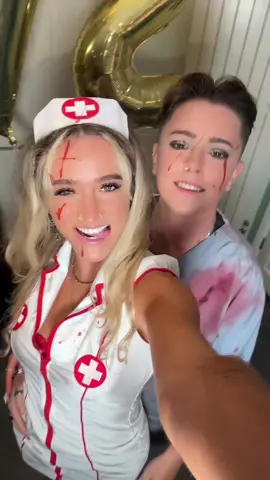 Love a cheeky Halloween transition #halloween #girls #wlw #halloweencouplescostumes #halloweencostume #halloweentransition #halloweentrend 