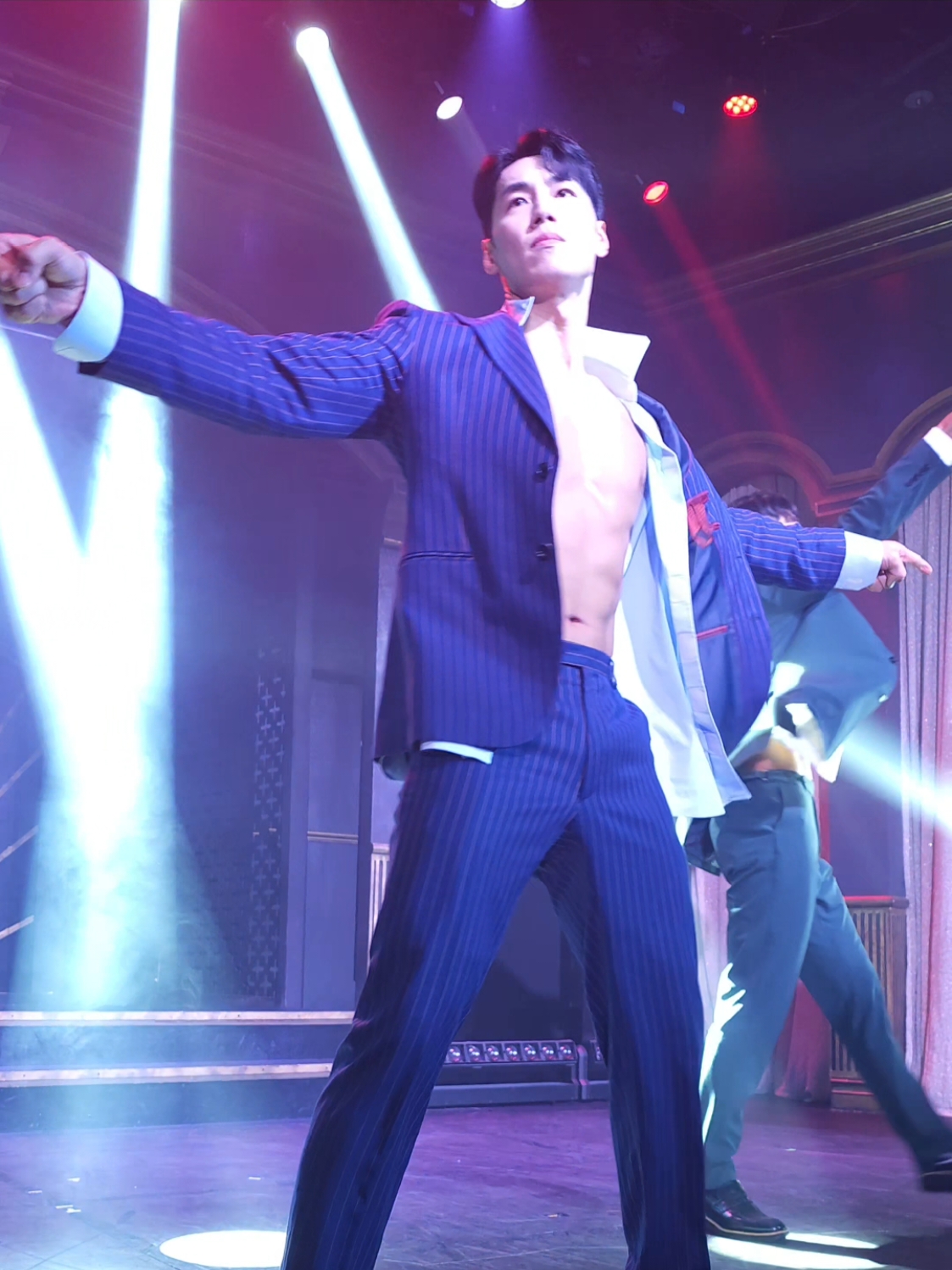 WILDWILD 猛男秀 Curtain Call Day 커튼콜 데이 特殊謝幕日 官方開放錄影拍照的日子😻 演員IG請搜尋 @Kookoodaaz_ 歡迎大家多多關注愛護金鎮友演員❤️ #김진우  #진우배우님  #wildwild  #와일드와일드  #와일드와일드애프터파티  #남사친여사친 #金鎮友 #韓國猛男秀  #猛男秀 @wildwild_official 