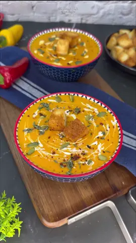 شوربة اليقطين المشويه مع الخضار  يمكن  اليعض  منا ما بستصيغ  طعمها  .. لكن لو نظرنا لقيمها  الغذائيه العاليه رح نحبها ونعود اولادنا عليها.. ويكفي انه اليقطين قد  ورد ذكره في القرآن الكريم مرة واحدة .. عندما كان سيدنا يونس في بطن الحوت قال الله تعالى  ( فنبذناه في العراء  وهو سقيم ،وأنبتنا عليه شجرة من يقطين) وهو كان الغذاء الوحيد  لسيدنا يونس وأوراقه كان يستخدمها لعلاج جروحه وهذا اكبر دليل على فوائده العاليه…. . #شوربات_شتوية #شوربة_خضار #شوربة_صحية #وصفات_سهله #طبخات #طبخات_سهلة #ترند_تيك_توك #اكسبلورexplore #دبي_امارات #السعودية #الكويت #مالي_خلق_احط_هاشتاقات 