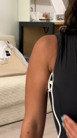 Struggling with #sweatypits ? 💦 Dermadry is the solution you’ve been looking for! 💙 #excessivesweating #sweatproblems #antiperspirant #sweatstains #CapCut 