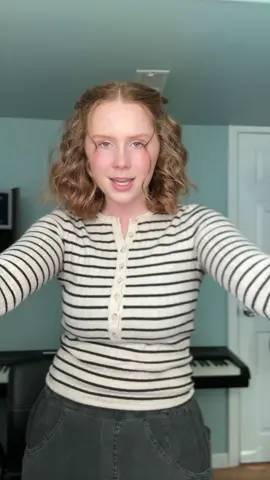 Sway in the style of the iconic @Michael Bublé !! ⭐️ #elliebanke #michaelbublé #sway #jazz 