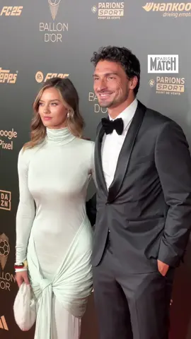 Mats Hummels et sa petite-amie Nicola Cavanis au #Ballondor #SportsTikTok 