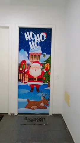 Já chegou a decoração de natal aqui no apartamento 501 kkk ❤️❤️❤️  essa capa de porta fica muito lindaaaa #natal #decoracaodecasa #decoracaodenatal #capadeporta #capadenatal #hohoho #natal #vira #f 