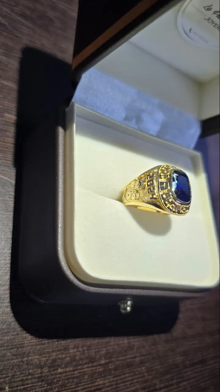 ANILLO DE INGENIERO PARA CABALLERO ORO 18K #lapiedraazul #maracaibocity #ingenieria #joyeria #viral #