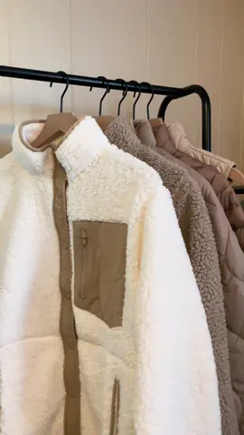 @32 Degrees fall haul  Fall essentials, BUT make it monochromatic 🤍 @32degreesofficial has the latest fall essentials.  Are you a jacket, coat, vest or fleece/sherpa girly?  Which one would you take apple picking 🍂🍎 🧺  Comment below your fave fall cover up! 🍂  #32degrees #fallwardrobeessentials #wardrobe #haul #monochromatic #jackets #fleece #sweaters #vests #closet 