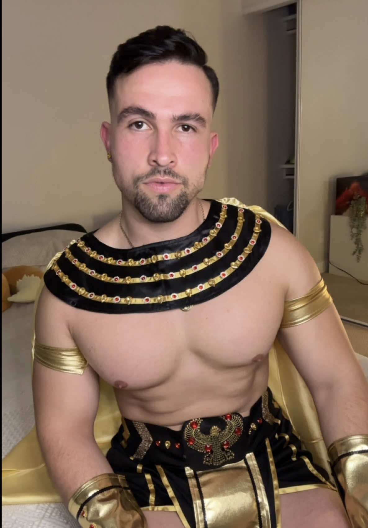 Solo los Arianators saben porque esta cancion en este mes 🖤🙊 @arianagrande #arianagrande#ariana#arianator#breakfree#halloweencostume#trendingvideo#f#foryoupage❤️❤️ 