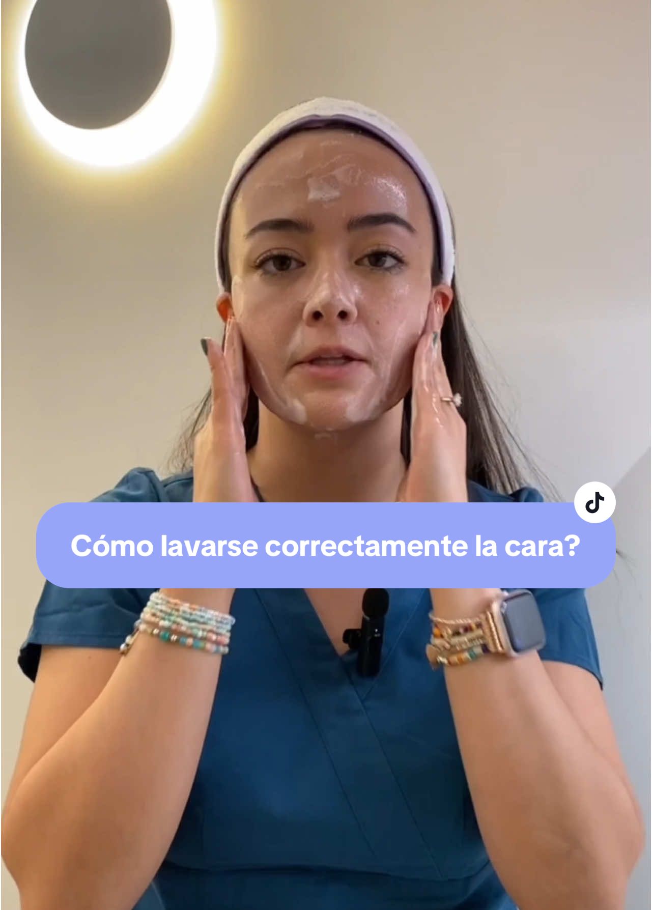 Te enseñamos como lavarte la cara correctamente! 😶‍🌫️ . . #skincaretips #rutinadelimpieza #rutinadelimpiezafacial #limpiezafacial #lavarcara #rutinalimpieza #rutinalimpiezafacial 
