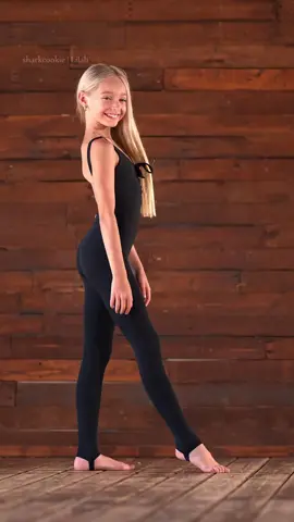 Lilah is extra flexible #dancephotography #slowmotion
