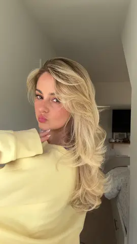 One of my favorite affordable leave-in conditioners! Grow Long by @Marc Anthony Hair 🫧🩷 #marcanthonypartner #hairtok #haircare #leaveinconditioner #hairproducts 