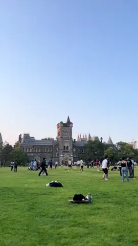 Sunny Days at the University of Toronto  #uoft #universityoftoronto #toronto #fall #studentlife #student #darkacademia #gothic #darkacademiaaesthetic #library #libraries #collegelife #college #university #callmebyyourname 