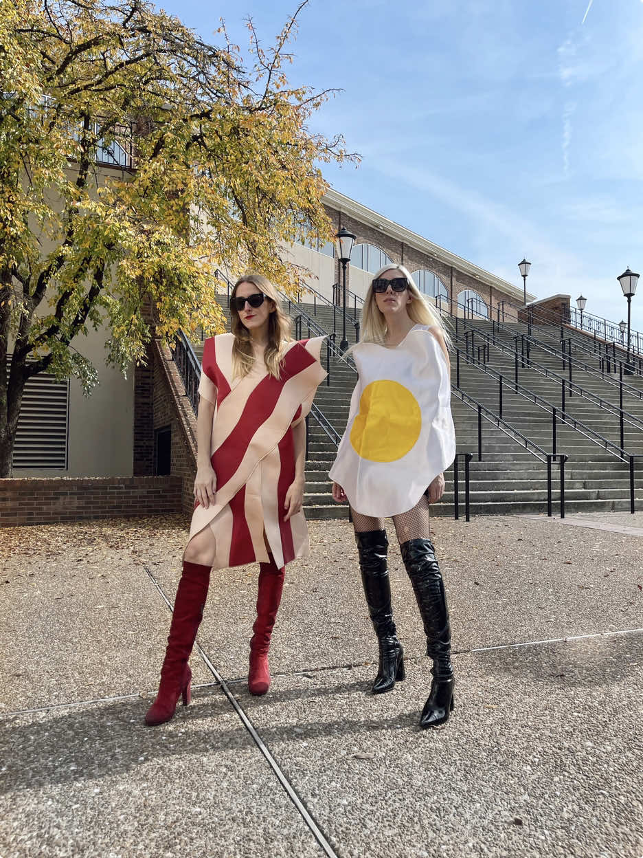 Breakfast is served… 🥓 🍳 #bacon #eggs #breakfast #serve #halloween #costume #costumeideas #meangirls 
