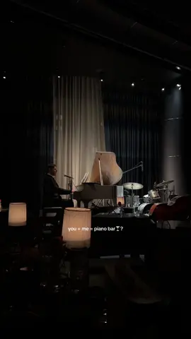 date night 🎹🍸  #nyc #newyorkcity #newyorker #pianobar #jazzbat #livemusic #hiddengem #nycfood #nycrestaurants #lowereastside #nycbars 