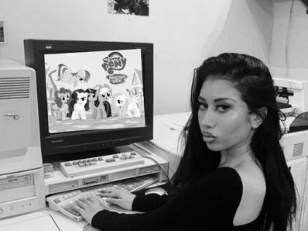 200 seguidores em dois dias é insano, muuuito obrigada 💞! || #kaliuchis #deadtome 