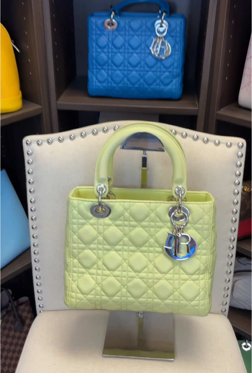 Knock Knock✨✨ Where is the lady Dior Lover? Come and join tonight’s live stream💚💚💚 #lawdivine #prada #preloved #authenthic #christiandior #trending #chanel 