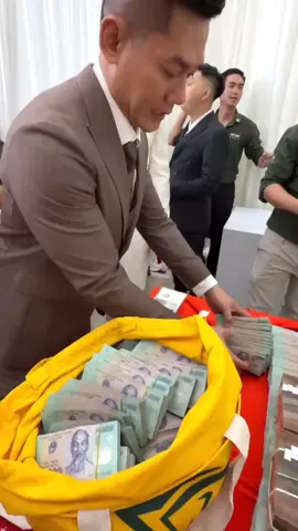 đám cưới khủng con gái chủ tiệm vàng hông ngự đông tháp..