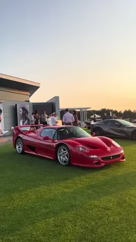 Ferrari at sunset 😩