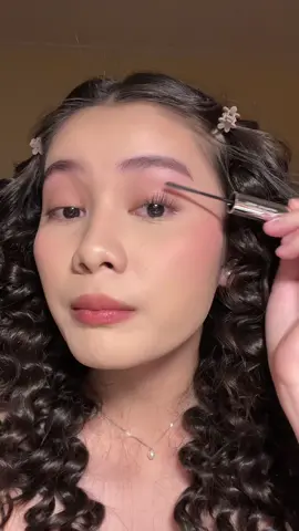 Ito na ang MAGPAPATAYO, MAGPAPAHABA, at MAGPAPATABA ng bagsak na bagsak niyong lashes! 😉💕 #jmcymascara #jmcy3in1mascara #jmcyph #mascara #fyp 