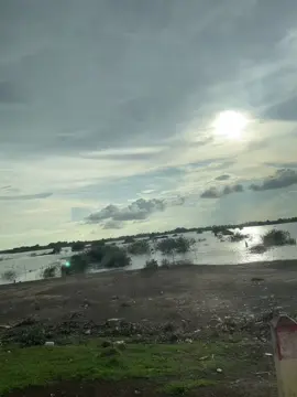 #បានអ្នកណាលួងអូន🥀🙇 #ងើយក្បាលមើលមេឃសម្រក់ទឹកភ្នែកម្នាក់ឯង😔🥀 #នឹកខ្លាំងណាស់ #អរគុណបងប្អូនដែលចុច♥️ឲ្យខ្ញុំ🙏♥️ 