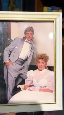I am loving that for $8.00 I could purchase a random prom photo! 😆#antiqueshop #80sprom #funny #photosforsale #prom #retroprom #promcouples #80s #antiquemall #funfinds #theginachronicles 