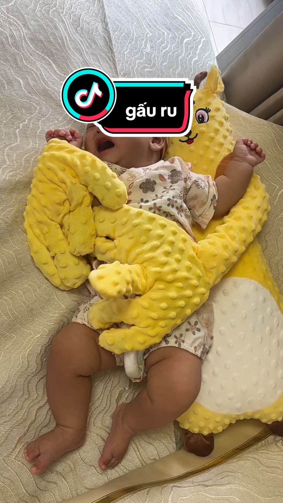 không cần mẹ dỗ nữa luôn#reviewmevabe #baby #xuhuong #mevabe #chamcon #mebimsua #yeucon #nuoicon 