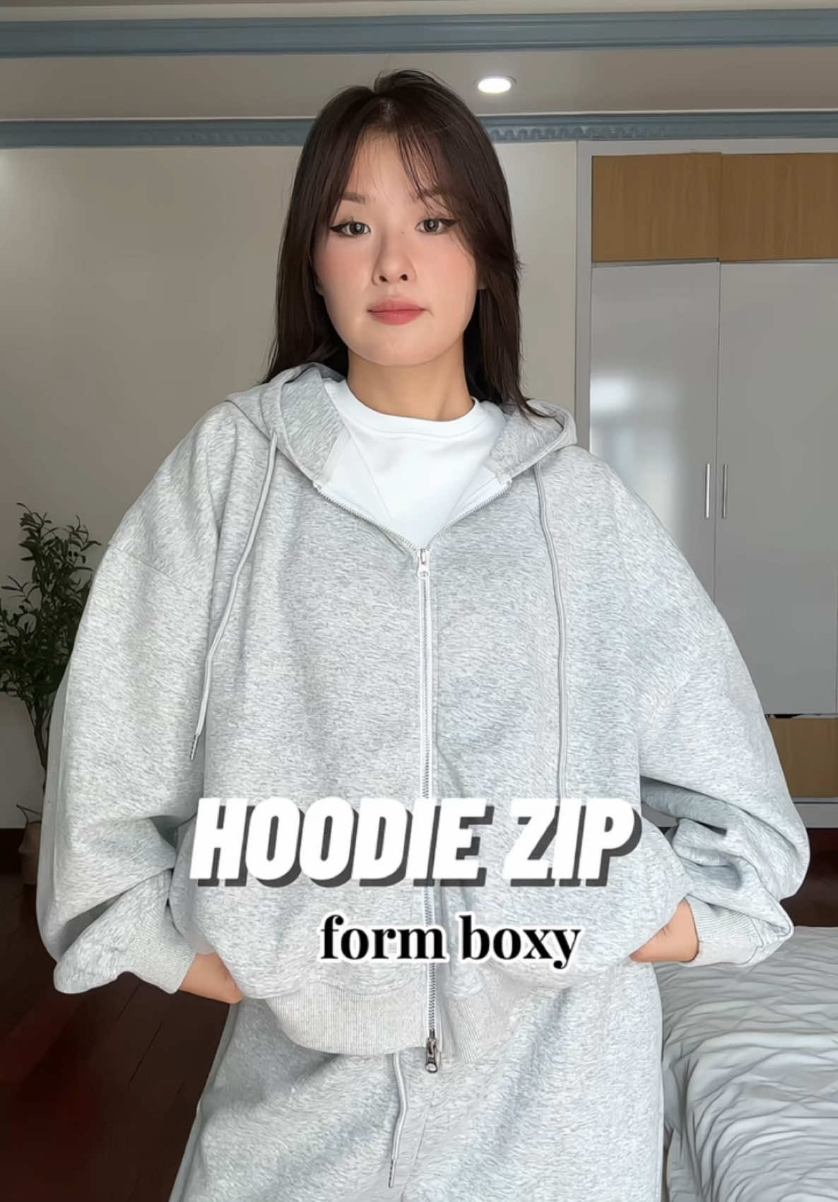 Em áo khoác hoodie zip tui mặc từ mùa Đông đến hè 🥰🍁✨💯 #xuhuong2024 #aokhoac #outfit #hoodiezip #aohoodie #mixandmatch #godmother 