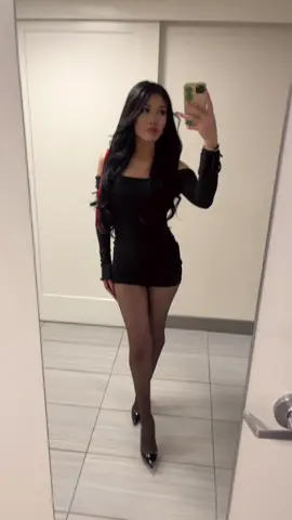 ❤️‍🔥 #foryouu #pantyhose #heelslove #vegas #foryoupage❤️❤️ #fy #heels #stockings #foryou #OOTD 